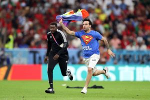 Qatar 2022, rilasciato Mario Ferri dopo l’invasione di campo in Portogallo-Uruguay: i dettagli