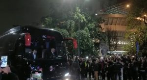 MN24 – L’arrivo del pullman del Milan a San Siro – VIDEO
