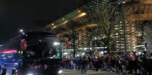 Milan-Torino, l’arrivo del pullman rossonero a San Siro 📹