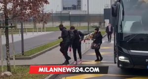 MN24 – L’arrivo dei rossoneri a Malpensa: partenza direzione Salerno 📹