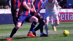 Bologna Milan, ecco l’episodio da rigore del match – VIDEO