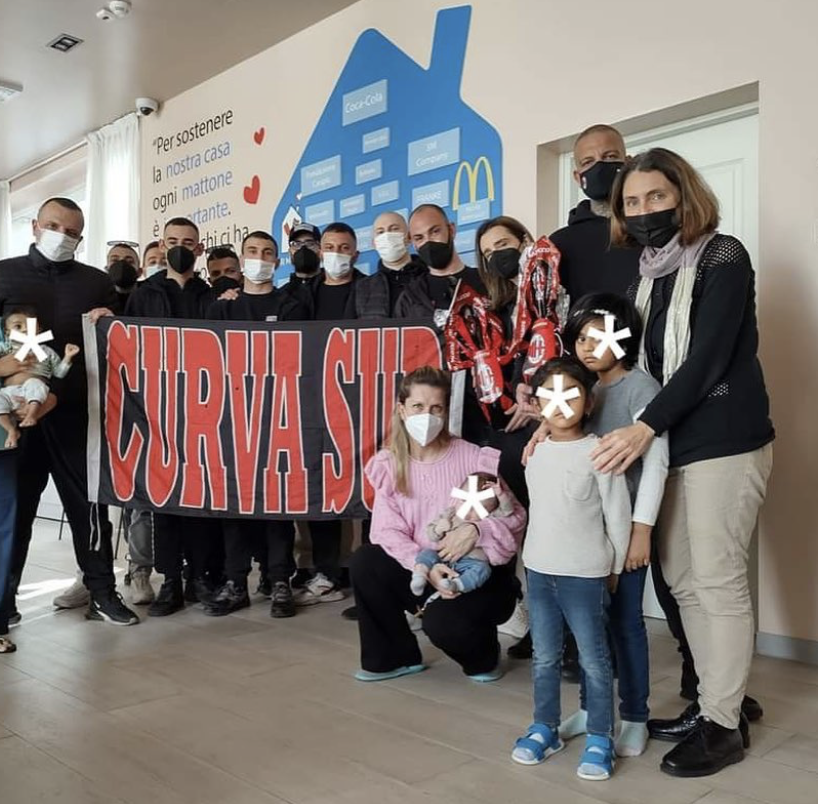 Milan, Curva Sud dal cuore d'oro: iniziativa sociale per Pasqua 27 Fonte foto: Instagram BanditiCurvaSud