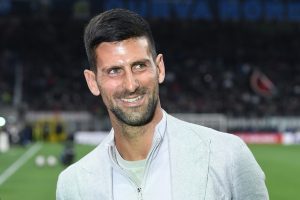 Wimbledon, Djokovic vince il derby rossonero contro Sinner