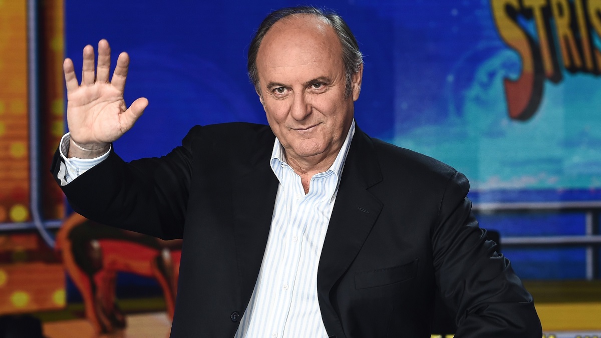 Gerry Scotti: «Perdiamo una grande persona, merita solo la storia» 26 gerry-scotti