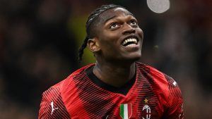 Milan, gli auguri sui social di Leao a un ex rossonero