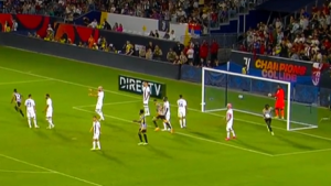 Autogol Giroud: pareggia ancora la Juventus – VIDEO