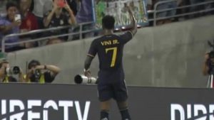 Gol Vinicius: anticipato Kjaer e battuto Maignan, suo il gol vittoria in Real Madrid Milan – VIDEO