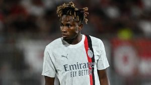 Milan, Chukwueze e Giroud: sorrisi e giocate in allenamento – VIDEO