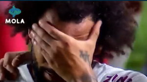 Marcelo, entrata choc a Sanchez! Il brasiliano esce dal campo in lacrime – VIDEO