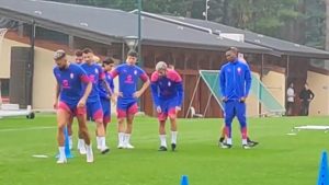 Allenamento Milan, anche Ibrahimovic a bordocampo: cosa sta succedendo – VIDEO
