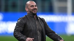 Sneijder e la frase shock: «Stiamo impazzendo… Non potrei mai pensare di essere allenato da una donna»