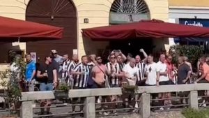 Milan Newcastle, i tifosi inglesi invadono i Navigli – VIDEO