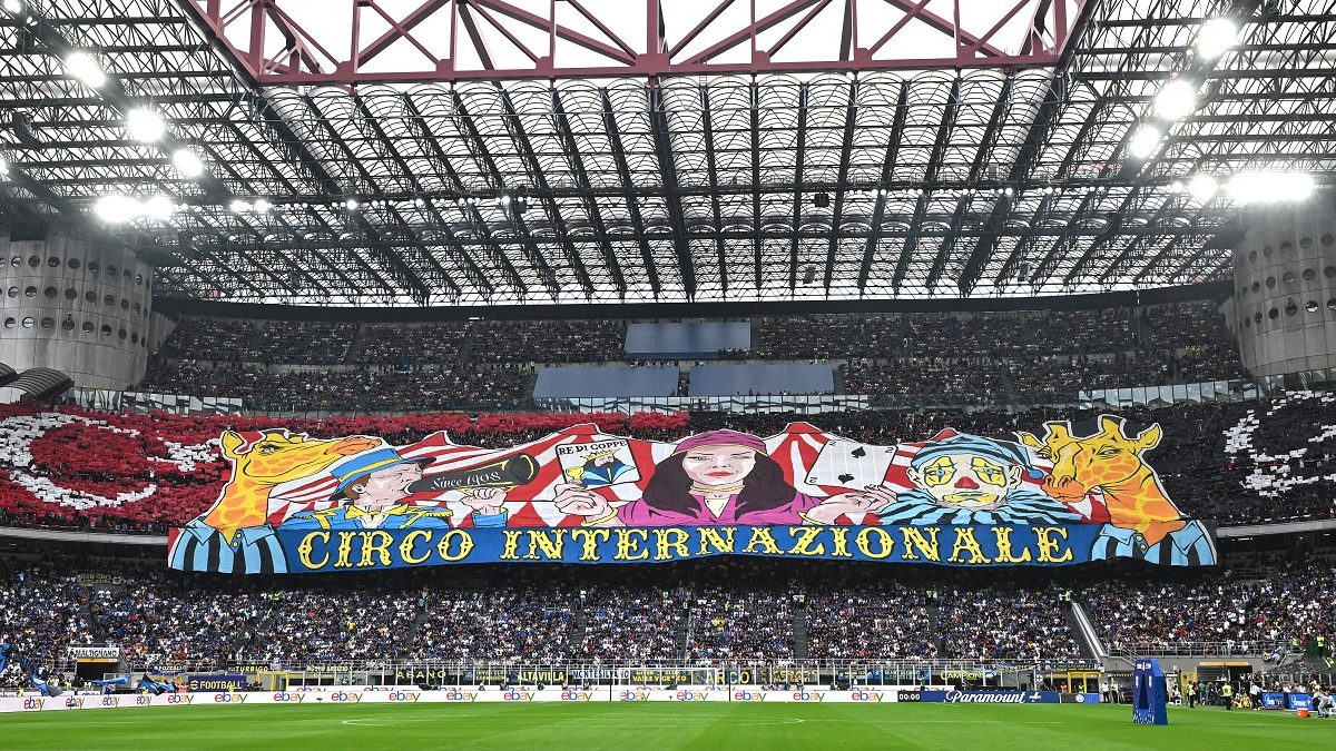 Milan Inter si giocherà di lunedì, la protesta dei tifosi ebrei: «Gara in concomitanza con la nostra Pasqua» 26 Inter-Milan-Coreografia