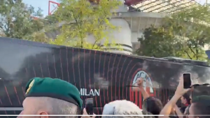 Milan Lazio, ecco l’arrivo dei pullman allo stadio San Siro – VIDEO