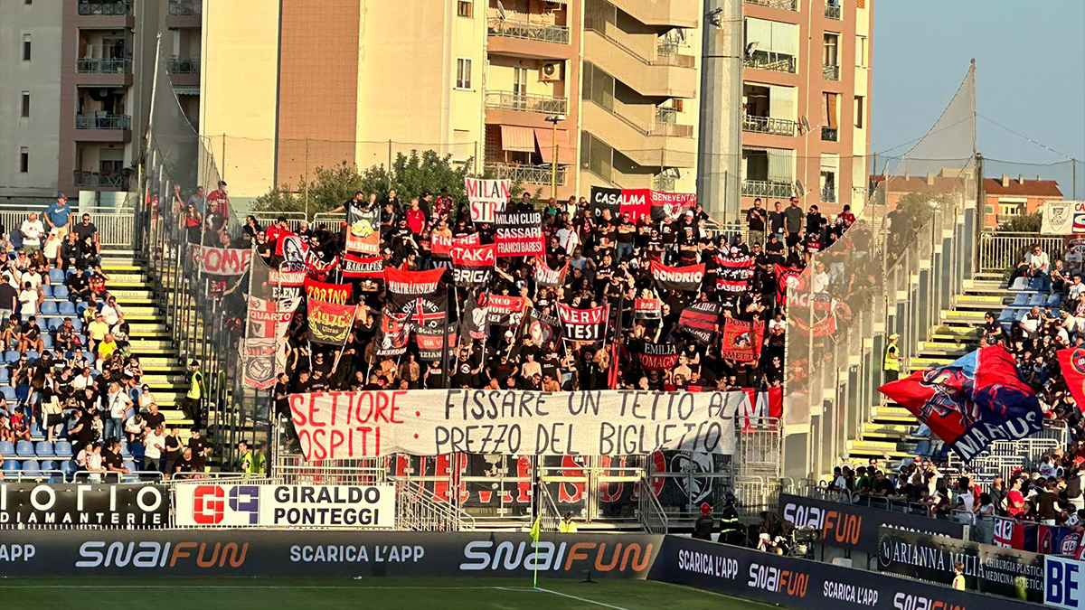 Cagliari Milan, settore ospiti in protesta per il costo dei biglietti - FOTO 26 striscione polemica cagliari milan