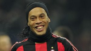 Ronaldinho TORNA in campo: l’annuncio sull’ex MILAN fa IMPAZZIRE i tifosi