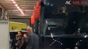 Borussia Dortmund Milan: i pullman delle squadre sono arrivati al Signal Iduna Park – VIDEO