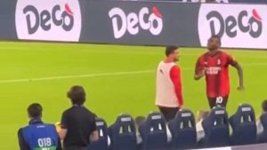 Leao nervoso dopo il cambio: il gesto di Florenzi non passa inosservato – VIDEO