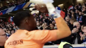 Maignan cuore d’oro: il bel gesto dopo Francia Scozia – VIDEO