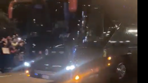 Psg Milan: i pullman delle squadre sono arrivati al Parco dei Principi – VIDEO