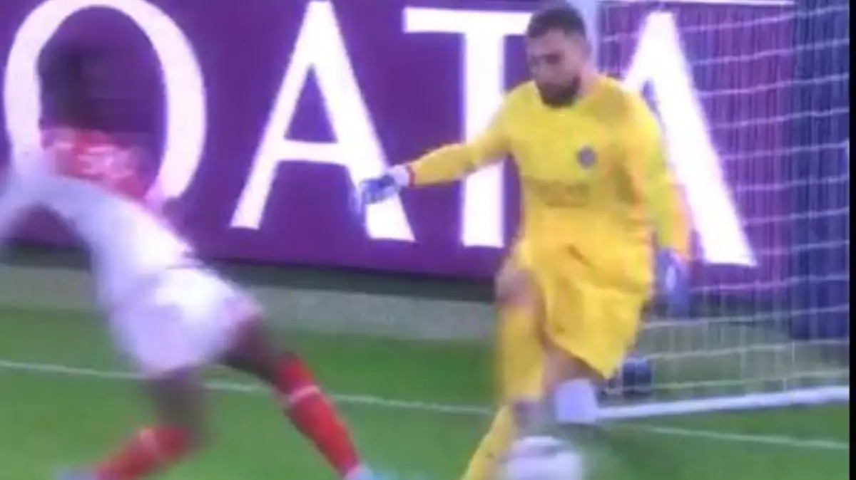 Psg Monaco: papera di Donnarumma, il grave errore dell'ex Milan - VIDEO 26 donnarumma papera psg monaco e1700859046795