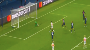 Donnarumma fa lo sgambetto al Milan? Con questo errore facilita la qualificazione del Newcastle – VIDEO