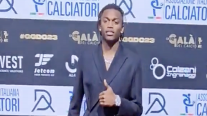 Leao al Gran Galà del Calcio: il portoghese si presenta così! VIDEO