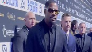 Maignan, che stile! Ecco come si è presentato al Gran Galà del Calcio  – VIDEO