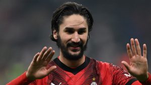 Conferenza stampa Adli: «Quando il Milan gioca una competizione l’obiettivo è vincerla. Ho sempre sentito la fiducia di mister e compagni»