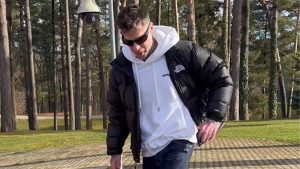 Fedez a gara di palleggi con…Ibrahimovic: il siparietto da Milanello – VIDEO