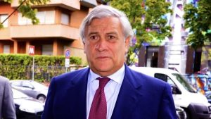 Tajani avvisa: in Italia ci sono impianti obsoleti. Poi la verità in vista di Euro 2032. Le sue parole