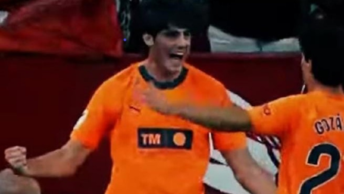 Javi Guerra Milan, la decisione del calciatore aiuta il Diavolo: comunicazione al Valencia, serve questo sforzo per chiudere l'affare 26 javi-guerra