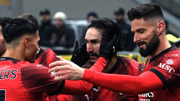 Esultanza-Milan-Adli-Giroud-Reijnders