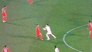 Espulsione Jovic! Manata ad Izzo in Monza Milan e rosso diretto: cosa è successo – VIDEO