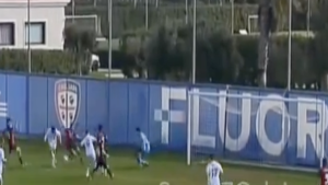 Gol Sia, nessuno riesce a fermarlo: ne scarta tre e firma il raddoppio rossonero contro il Cagliari – VIDEO