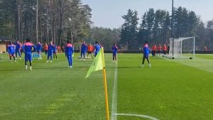 MN24 – Allenamento Milan, il simpatico siparietto tra Leao e Tomori: cos’hanno fatto – VIDEO
