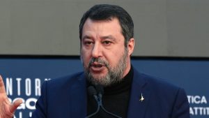 Salvini al fianco di Allegri: «Sta facendo miracoli con questa società. Scudetto? Mai pensato per un secondo che…»