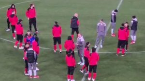 Slavia Praga Milan: rossoneri arrivati all’Eden Arena, le immagini del walk around – VIDEO