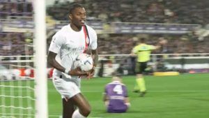 Gol Leao, il Milan celebra la sua rete contro la Fiorentina: le immagini da bordocampo – VIDEO