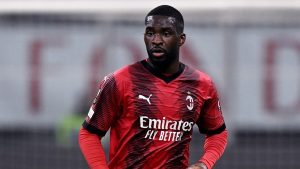 Conferenza stampa Tomori: «Vogliamo vincere l’Europa League. Questo è il mio obiettivo per il finale di stagione»