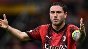 Giudice Sportivo Serie A, stangata per Calabria: UFFICIALE la squalifica dopo l’espulsione in Milan Inter