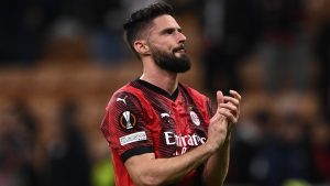 Giroud Milan: siamo ai titoli di coda! Dal “Si è girato” alla maledizione del 9 spezzata, I 5 MOMENTI indelebili nella memoria dei tifosi