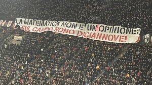 Milan Inter, la Curva Sud non le manda a dire ai nerazzurri: «Sul campo sono 19» – FOTO