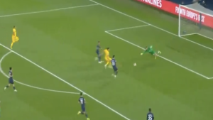 Donnarumma cosa fai? L’ex Milan non perfetto in uscita: il Barcellona ne approfitta e passa in vantaggio – VIDEO