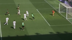 Doppietta Laurienté, tris neroverde: il Sassuolo conduce sul Milan per 3-1 – VIDEO