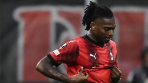 Leao torna discontinuo e a tratti irritante: altro flop del 10 rossonero, si riapre il caso
