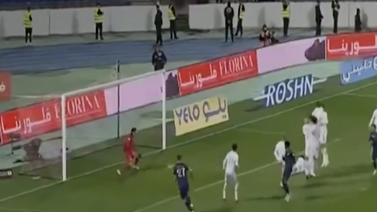 Tatarusanu cosa fai? L'ex portiere del Milan subisce otto gol dall'Al-Nassr e tripletta da Ronaldo - VIDEO 26 Tatarusanu