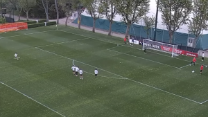 Florenzi show in allenamento: gol ASSURDO del terzino rossonero – VIDEO