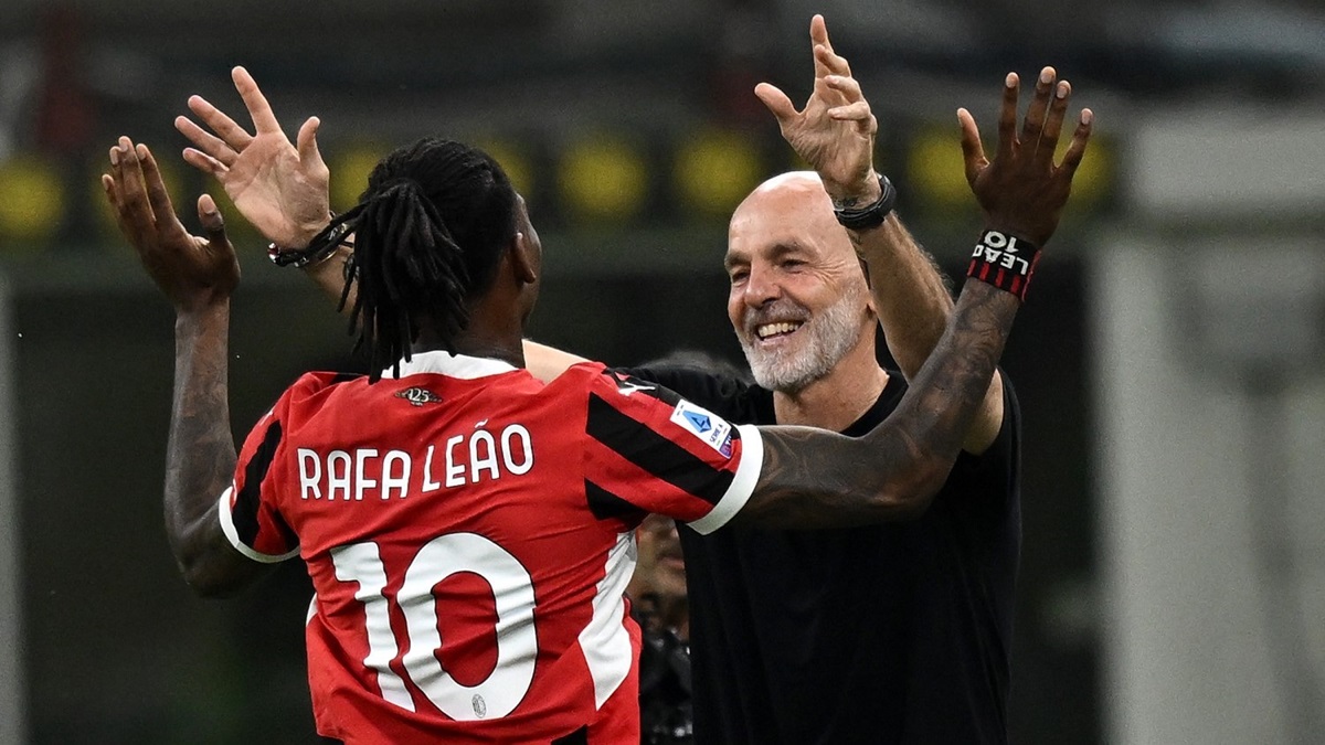 Leao, accadeva con Pioli: «Spesso lo pensava, poi la domenica». Svelato il retroscena 26 pioli-leao
