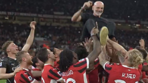 Pioli saluta il Milan: «Abbiamo perso, sofferto, vinto e gioito insieme. Non vi dimenticherò». E a San Siro parte ‘Pioli is on fire’